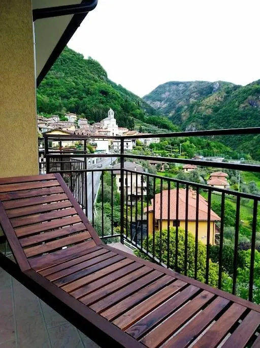 Casa Blu: Refurbished, Amazing View - Lake Como Perledo Italy